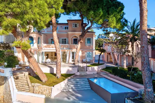 Cap Antibes Super Villa with direct sea access