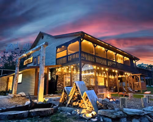 12 bdrm covered dock, hot tub, cwby pool, sleeps 46, “Mountain Ridge”