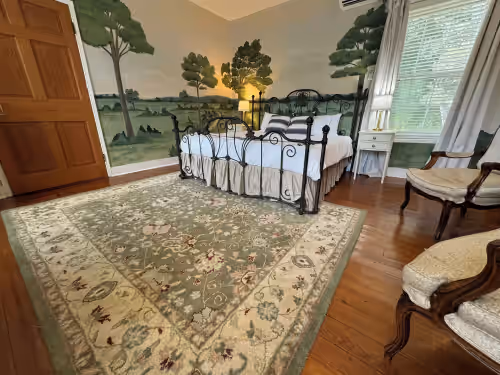 Enchanting Farmhouse Retreat with Infrared Sauna
Huge Fire Pit Gourmet Kitchen