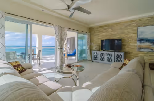 Guest-friendly 7BD beachfront villa in central Cabarete, with amazing sea views!