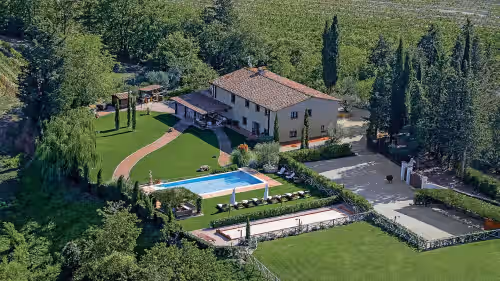 VILLA IRIS LUXURY SAN GIMIGNANO, 6 EN-SUITE BEDROOMS, SWIMMING POOL, SPA, SAUNA., villa wedding venue in San Gimignano, Italy