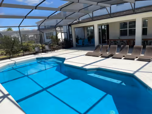 14 Bedroom mansion that sleeps 40 people. Host your wedding reception here