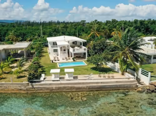 Luxurious Oceanfront Villa + Pool l Casa Blanca