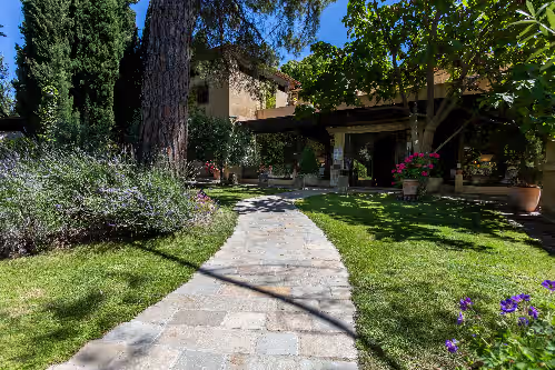 Privatisation D'un mas Typiquement Provençale Avec 20 Chambre, Piscine et Tennis Reviews, Deals & Photos 2026 - Vrbo, wedding venue in Aix-en-Provence, France