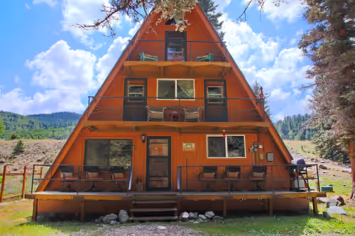 RIVER IN YOUR FRONT YARD!/Suspended Fireplace/Perfect for Families & Groups/PETS