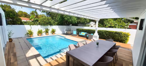 Luxury 5BR/4BA Villa • Pool • Steps to Design District • Shopping & Dinning!