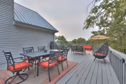 On 16acres:FirePit MountainView Trampoline 3Decks Game Rm 10 min from everything