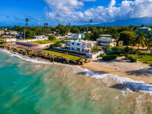 Large Ocean Front Home on Sandy Beach With Pool, photo 3