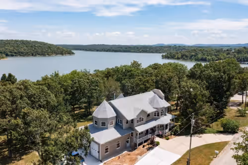The Cimarron Lake House on Table Rock Lake!