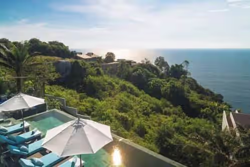 Outdoor dining at Villa Samira