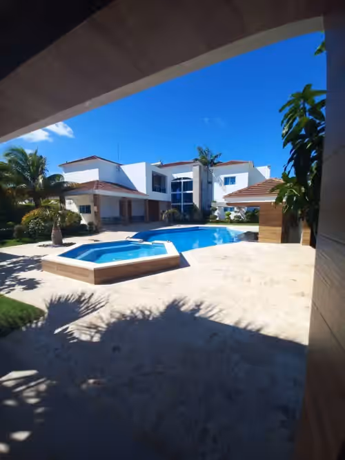 LUXURY VILLA FOR 20 PEOPLE